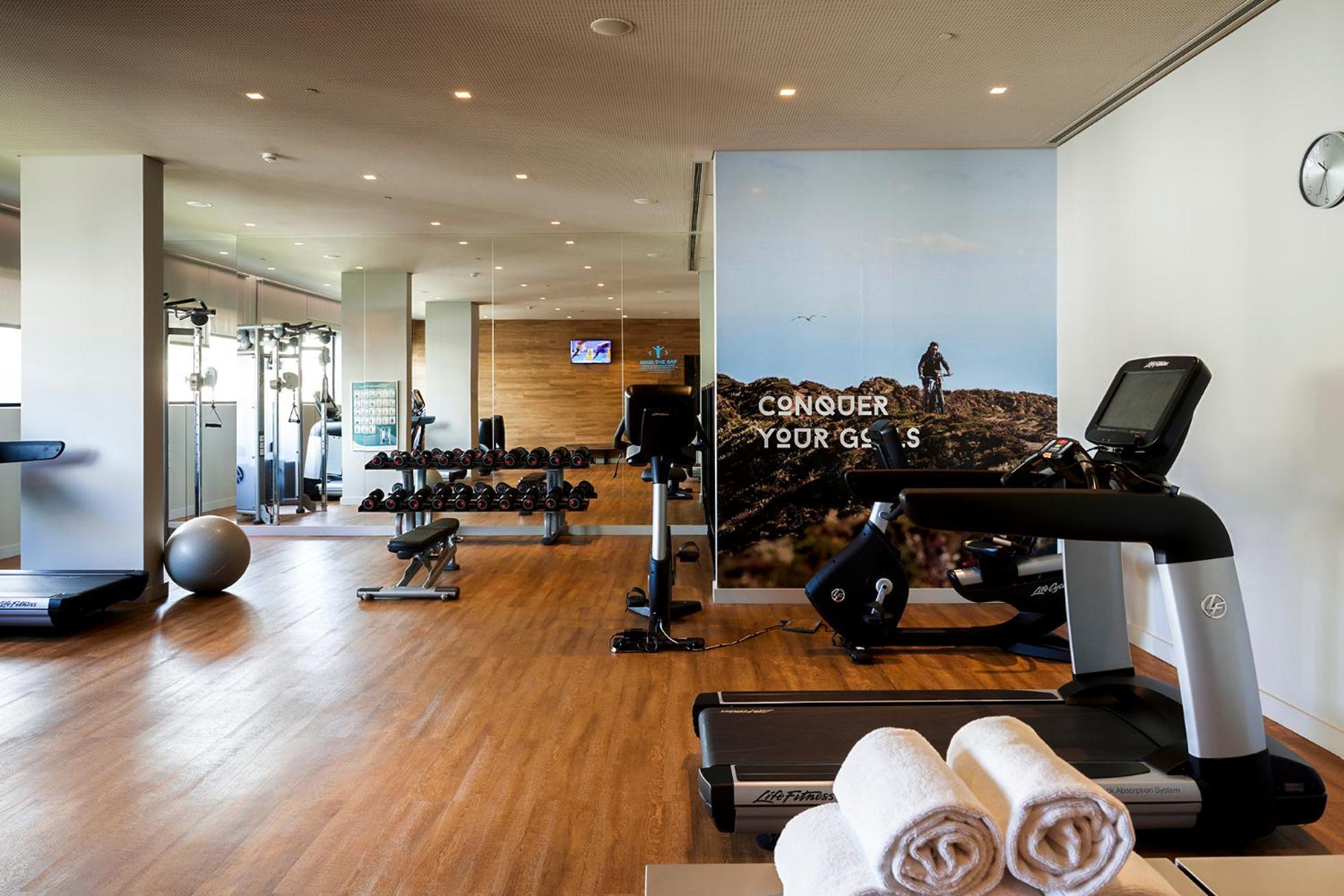 Готель Octant Ponta Delgada Екстер'єр фото The gym at the hotel